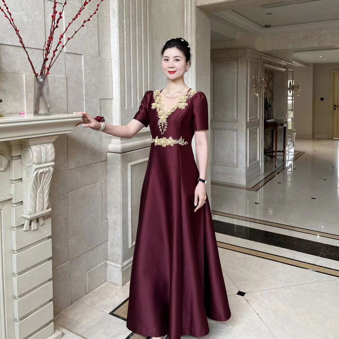 2023高端轻奢喜妈妈礼服定制婚宴款重工手工钉珠短袖礼服裙SC3277