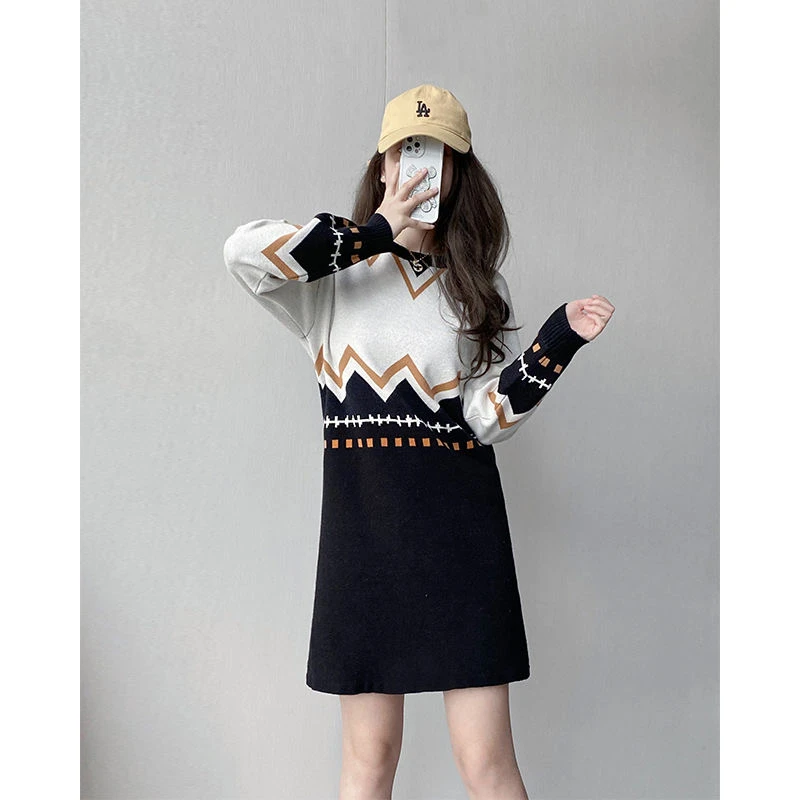 冬季法式打底针织连衣裙女2025新款洋气小个子内搭毛衣裙子秋冬款