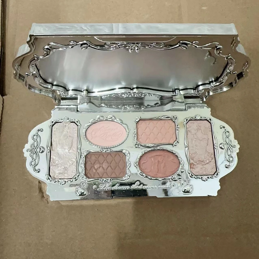 611白天鹅眼影盘