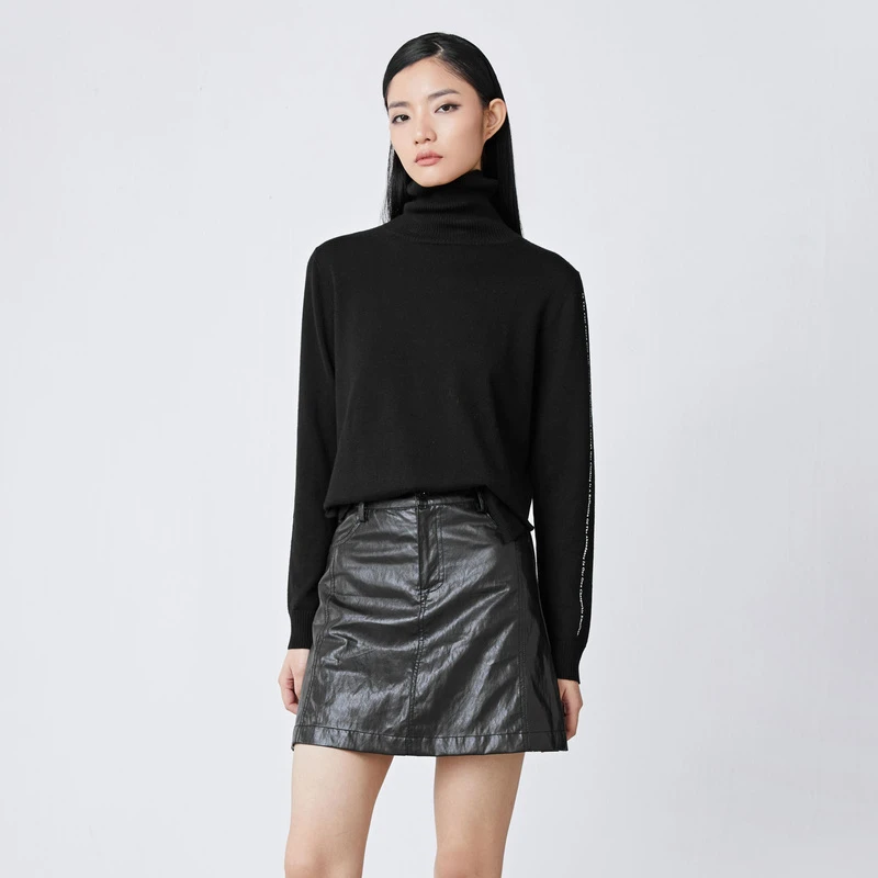 S·DEER圣迪奥女装时尚百搭显瘦冬款气质高领宽松针织衫S174Z3580