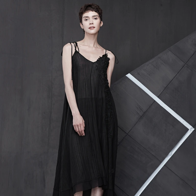 S·DEER文艺网纱褶皱镂空气质显瘦绣花A字吊带女装长裙S19281241
