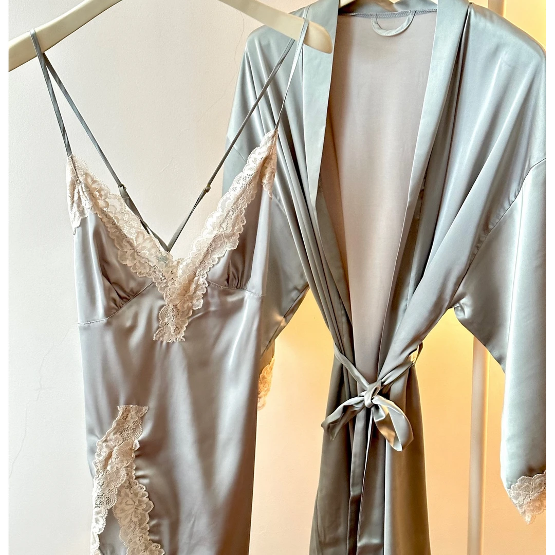〈豆蔻〉法式浪漫蕾丝吊带睡裙睡袍套装