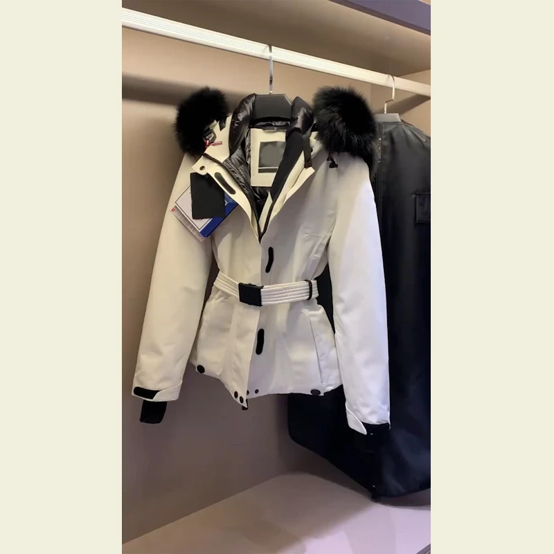 今年流行漂亮冬季外套超好看冲锋衣羽绒服棉服2023女款棉衣小外套