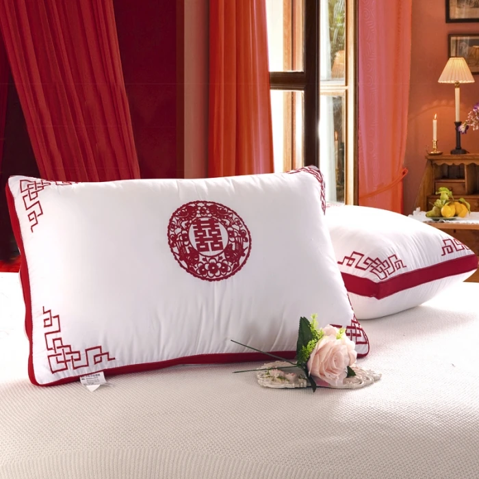 【黄一恒】窗花枕头新款婚庆纯棉刺绣枕芯结婚立体羽丝绒枕头柔软