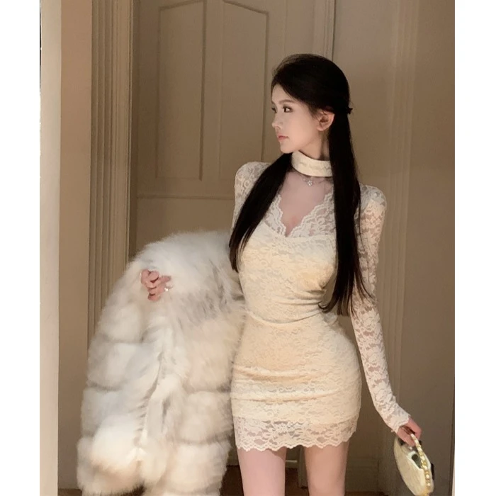 御姐轻熟风蕾丝连衣裙女装秋季v领长袖收腰裙子杏色紧身包臀短裙