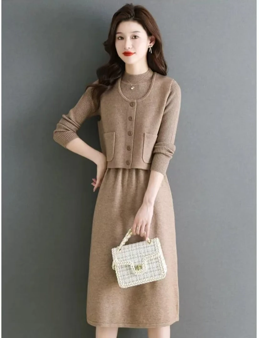 冬季新款时尚洋气大码减龄遮肉显瘦马甲两件套连衣裙