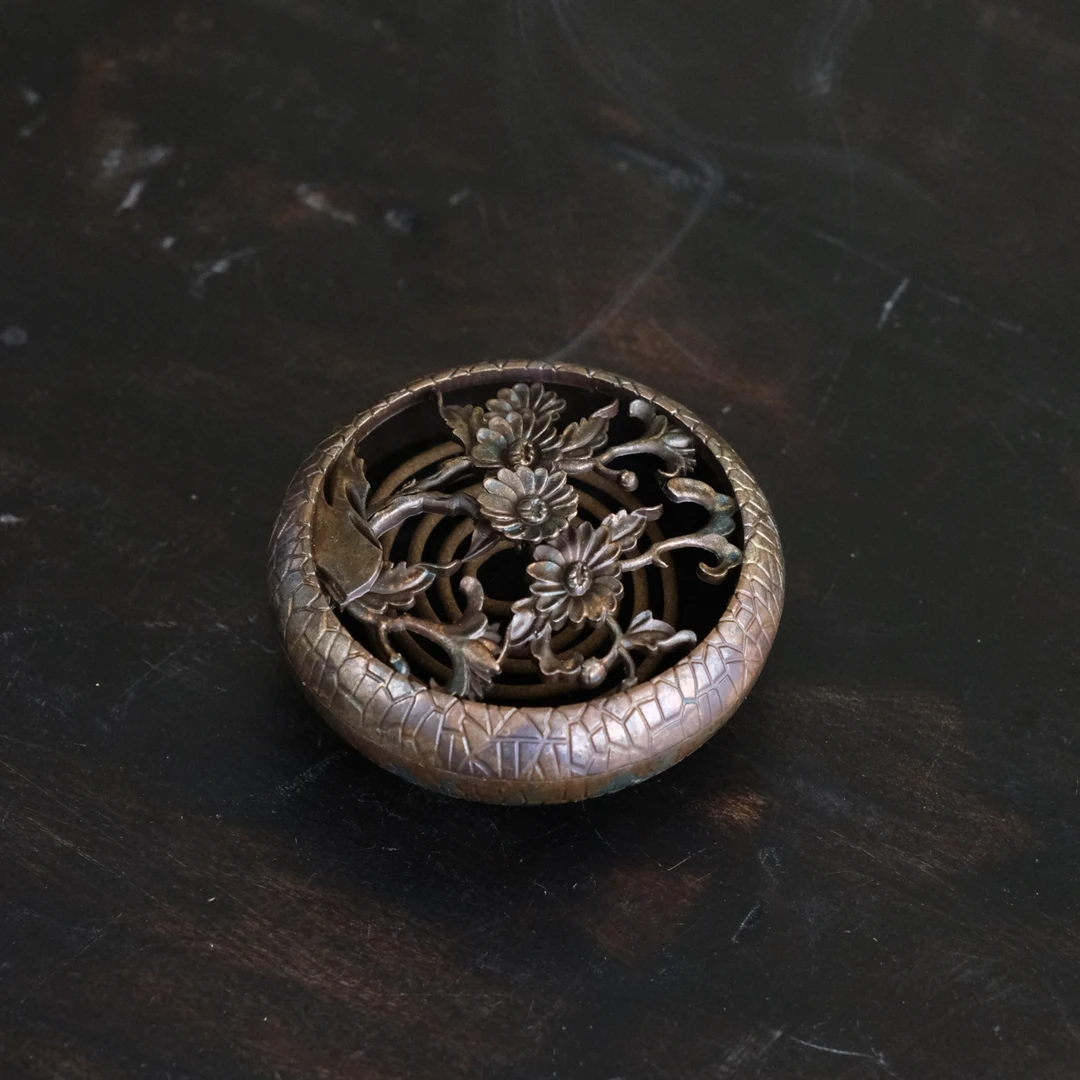 圆菊香炉—蓝金色