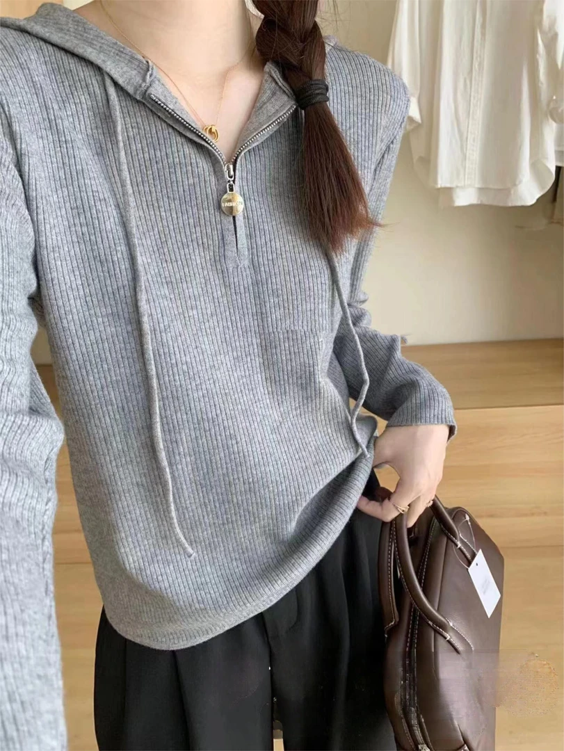 伊娜芙 T58658纯色半拉链帽衫针织衫秋冬时尚百搭针织长袖上衣