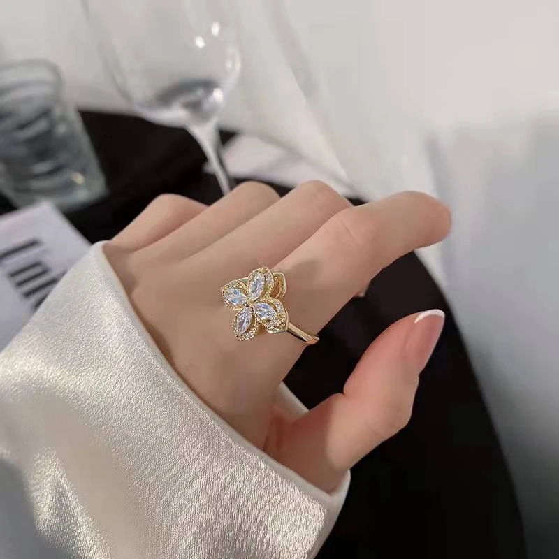 钛钢戒指 旋转四叶花轻奢气质小众可调节个性款戒指 Z-18