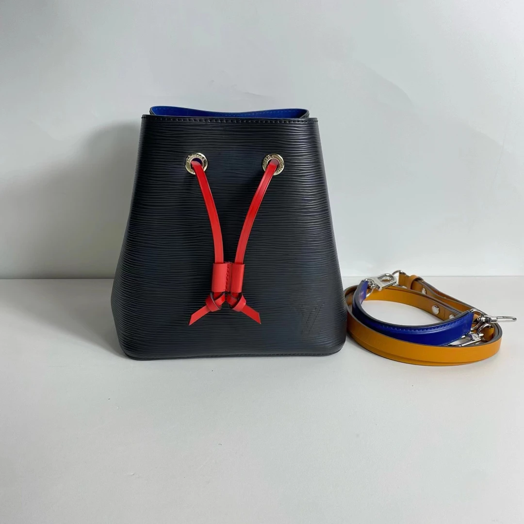胖虎佳佳/路易威登/95新/公价0/箱包/两用包/31B2410030117