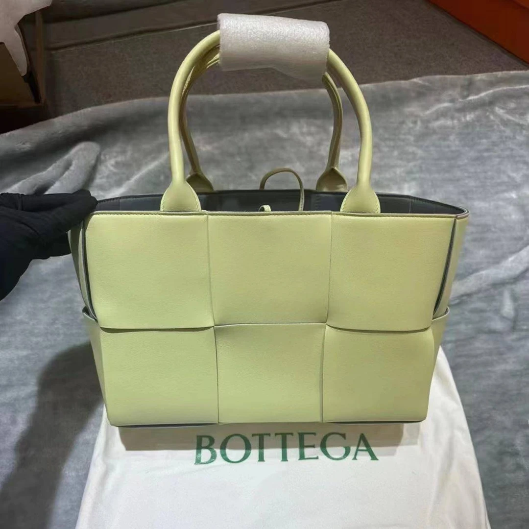 99新 BOTTEGA VENETA/葆蝶家 胖虎佳佳/箱包/两用包/1B2408200004