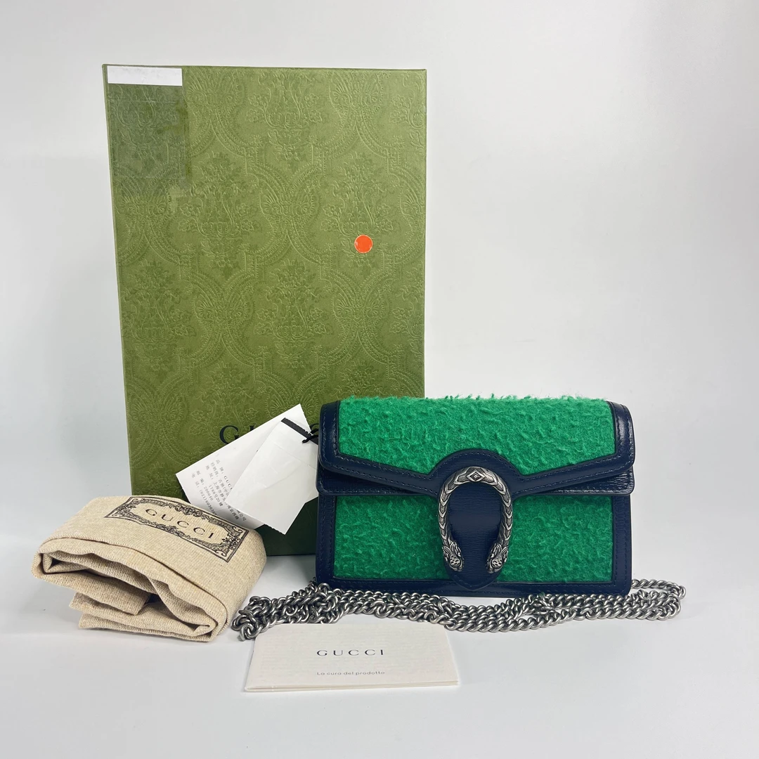 胖虎曼曼/99新/公价0//44A2312300024