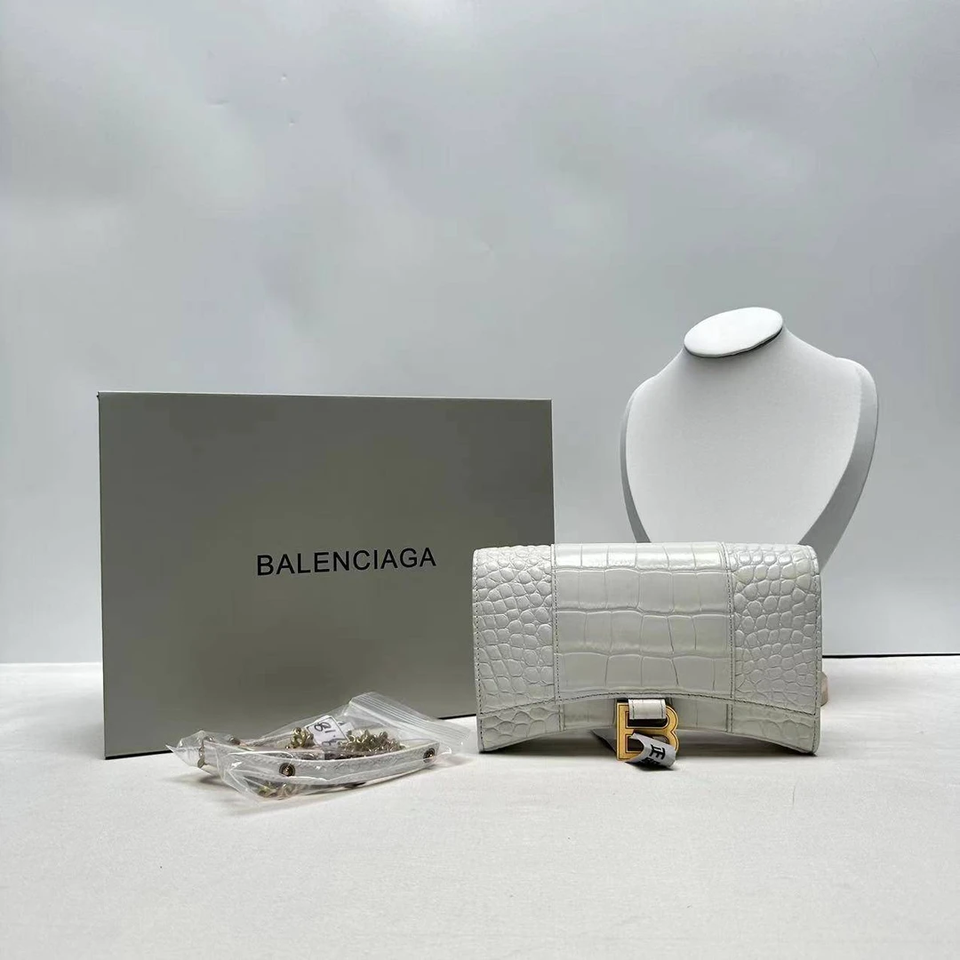 胖虎曼曼/巴黎世家/95新/公价0/箱包/斜挎包/31B2409190145