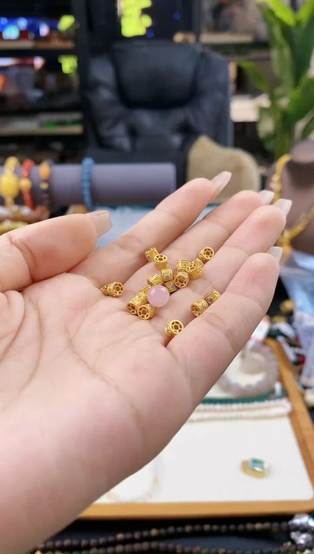 【闪购商品】水晶吊坠(不含链)银S925镶嵌金色小隔片2个