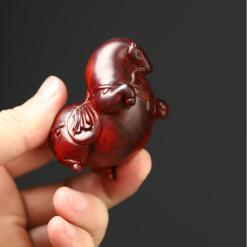 印度小叶紫檀唐马手把件纯手工雕刻高油二膘老料精致礼品收藏工艺