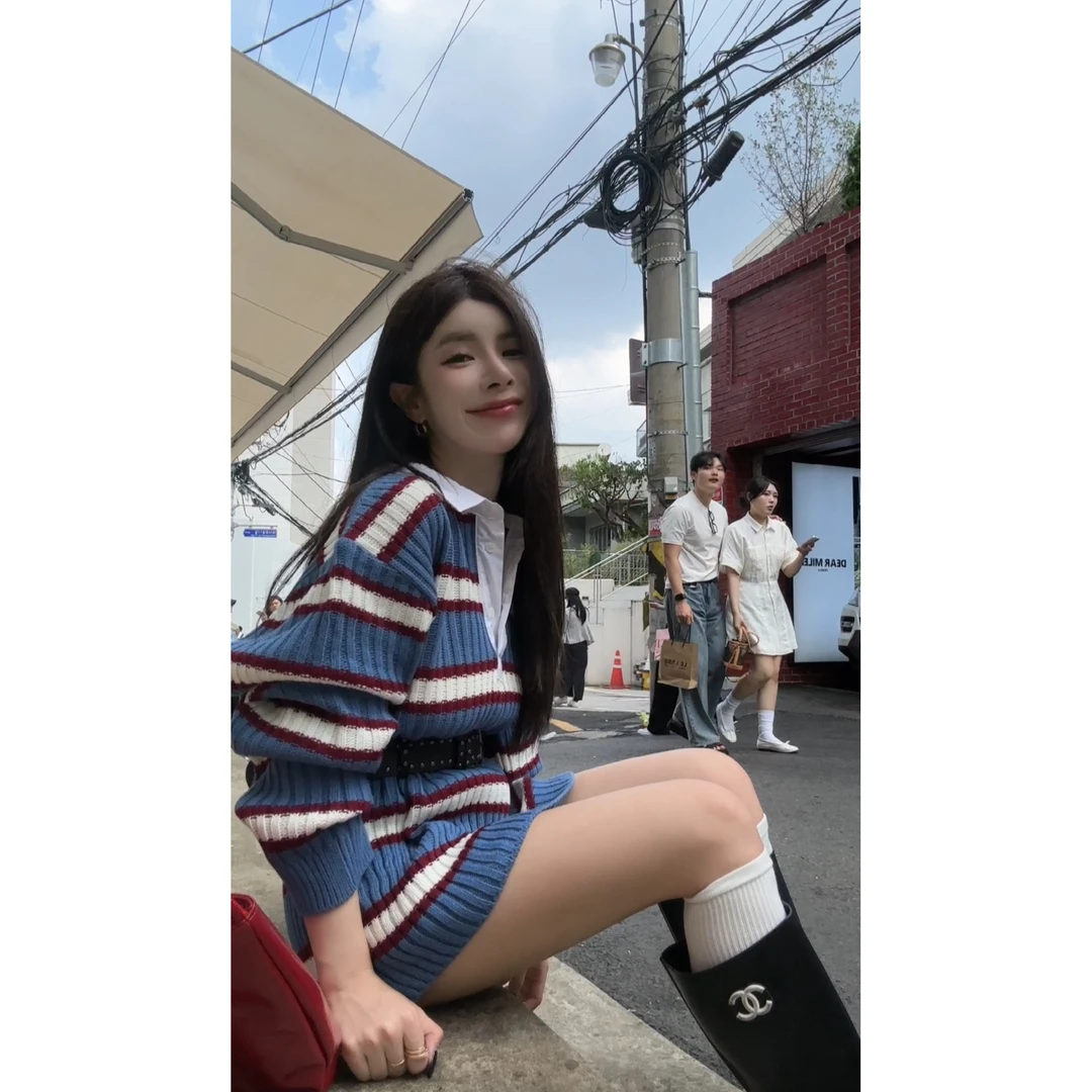 HuiHui【慵懒法则】东大门复古针织拼色条纹宽松翻领长袖上 （A697）