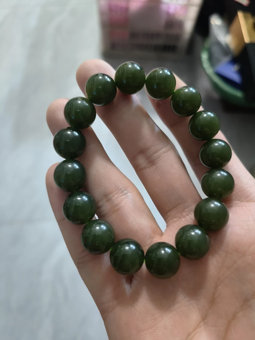 天然和田玉手串精美款式