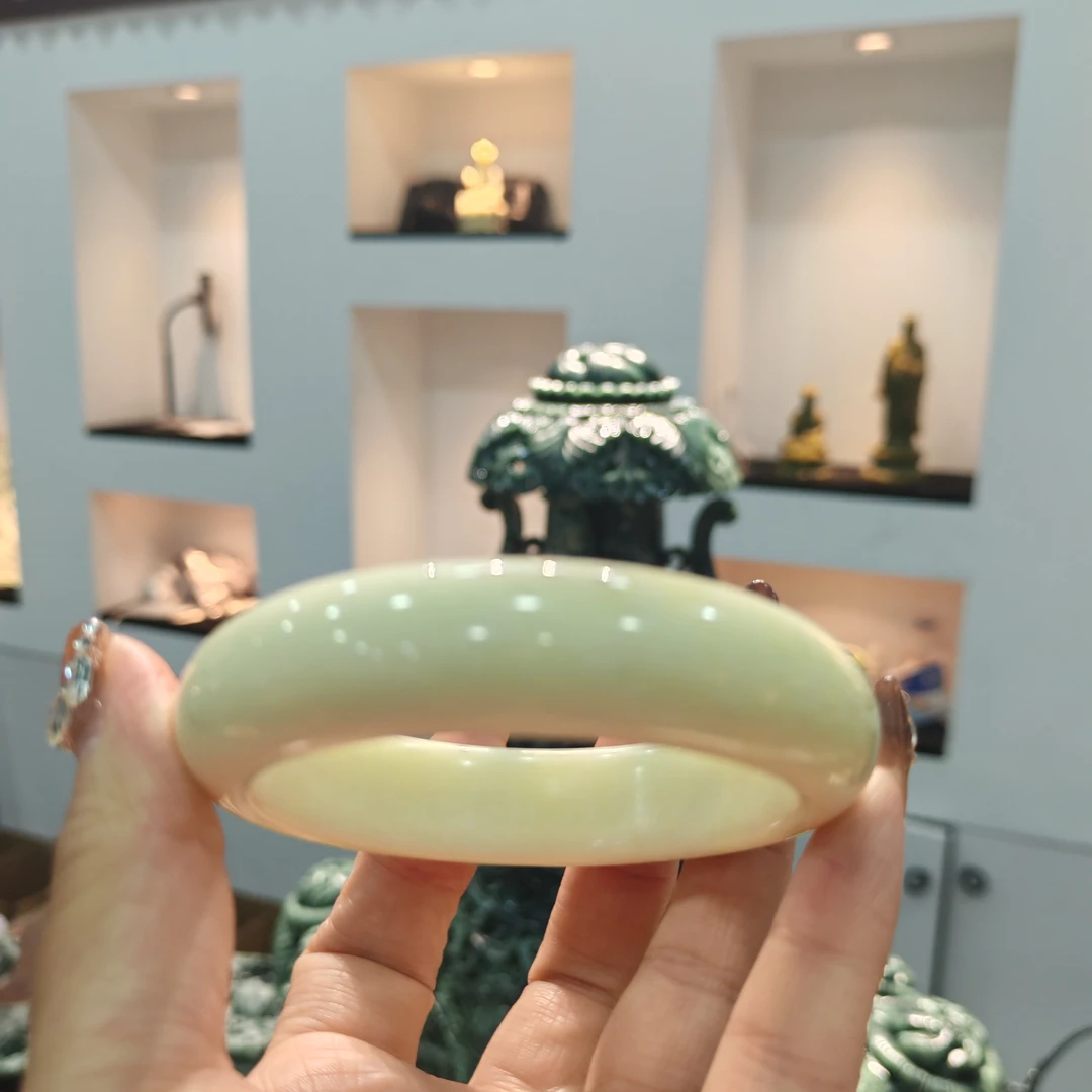 14-15天然岫玉白色恋人精美镯子(白色）