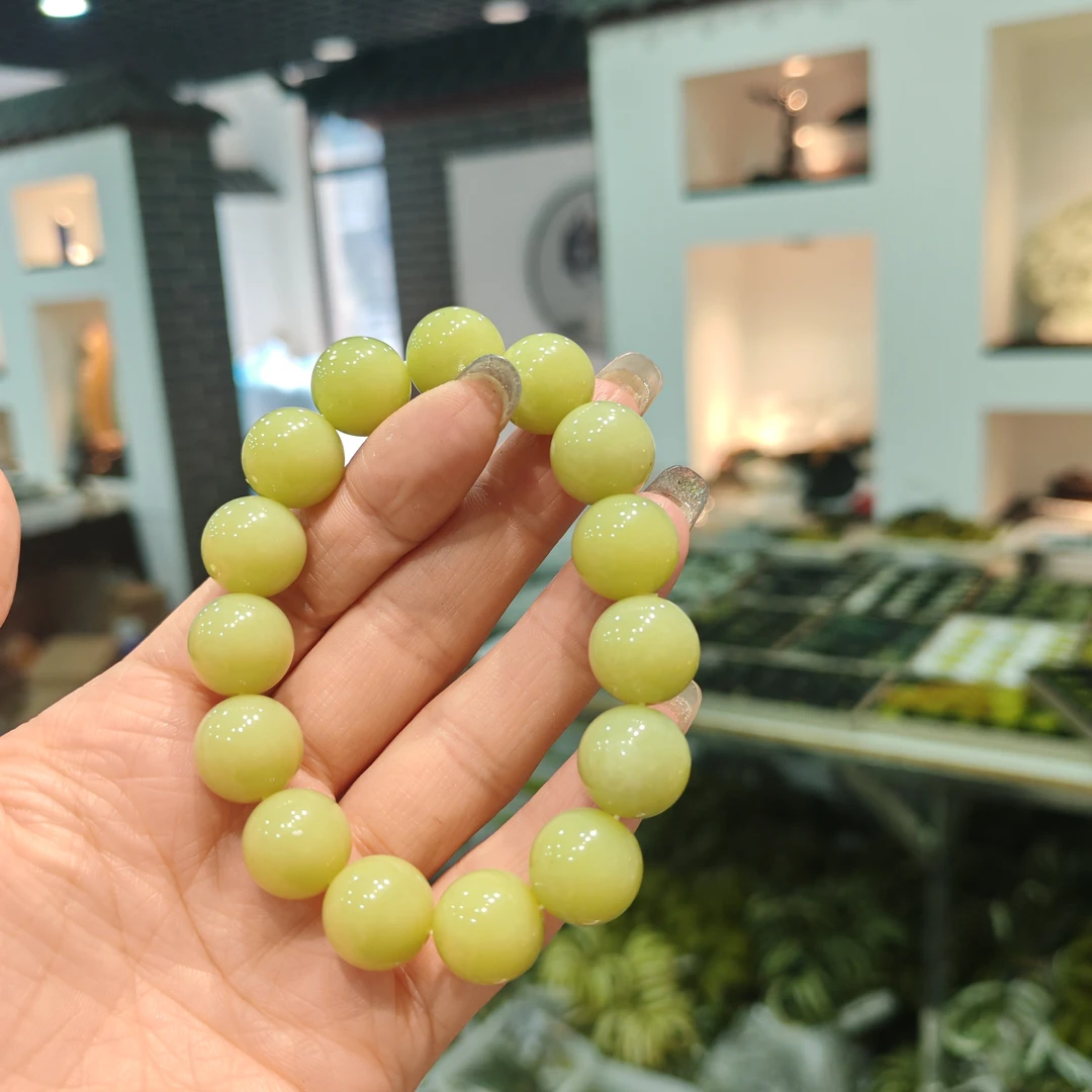 天然岫玉精美圆枣绿手链（卡14）