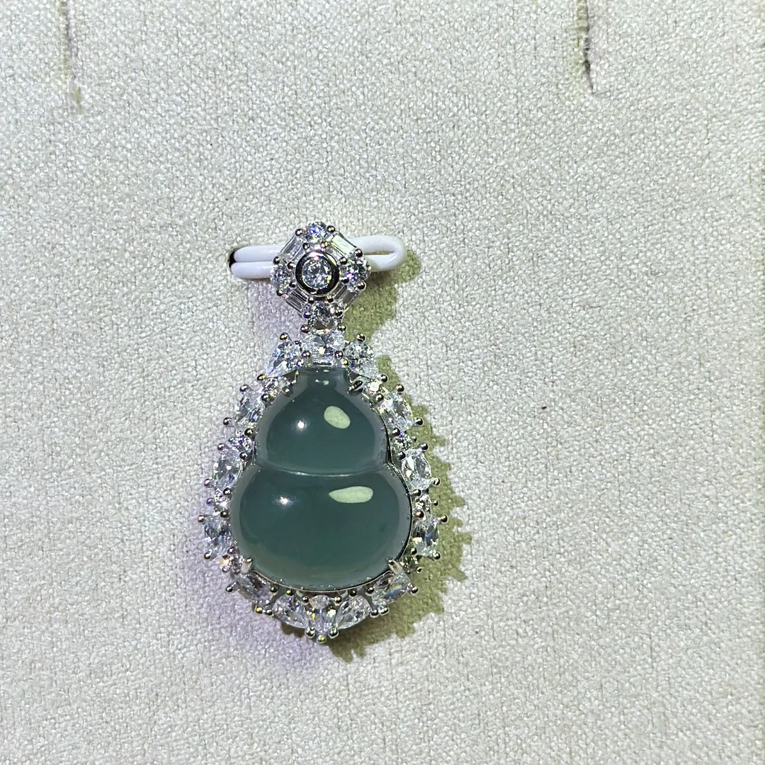 翡翠晴水吊坠超透蓝水水润毛衣链项链