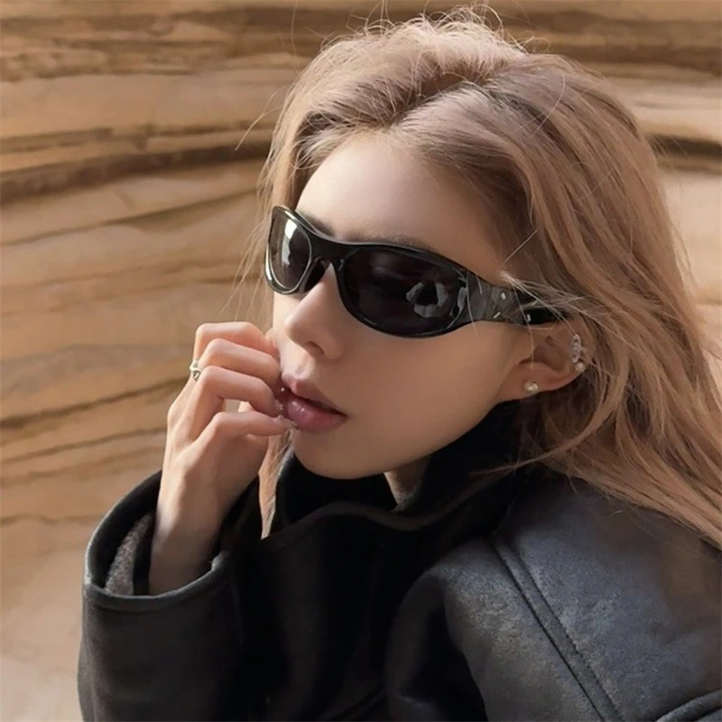 运动骑行爬山墨镜Y2K辣妹猫眼gm太阳镜显瘦欧美黑色方圆脸潮显瘦
