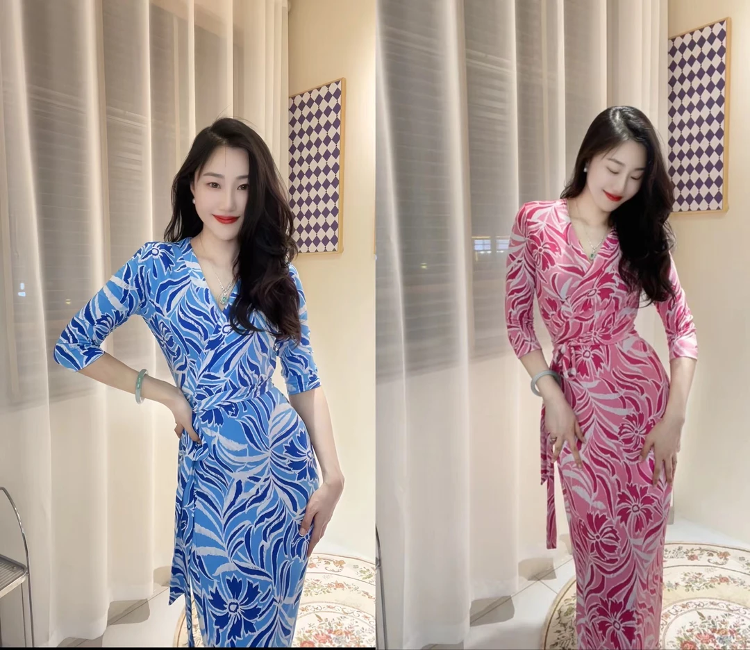 晴空玫粉 裹身裙一片式V领时尚洋气修身印花连衣裙女装连衣裙