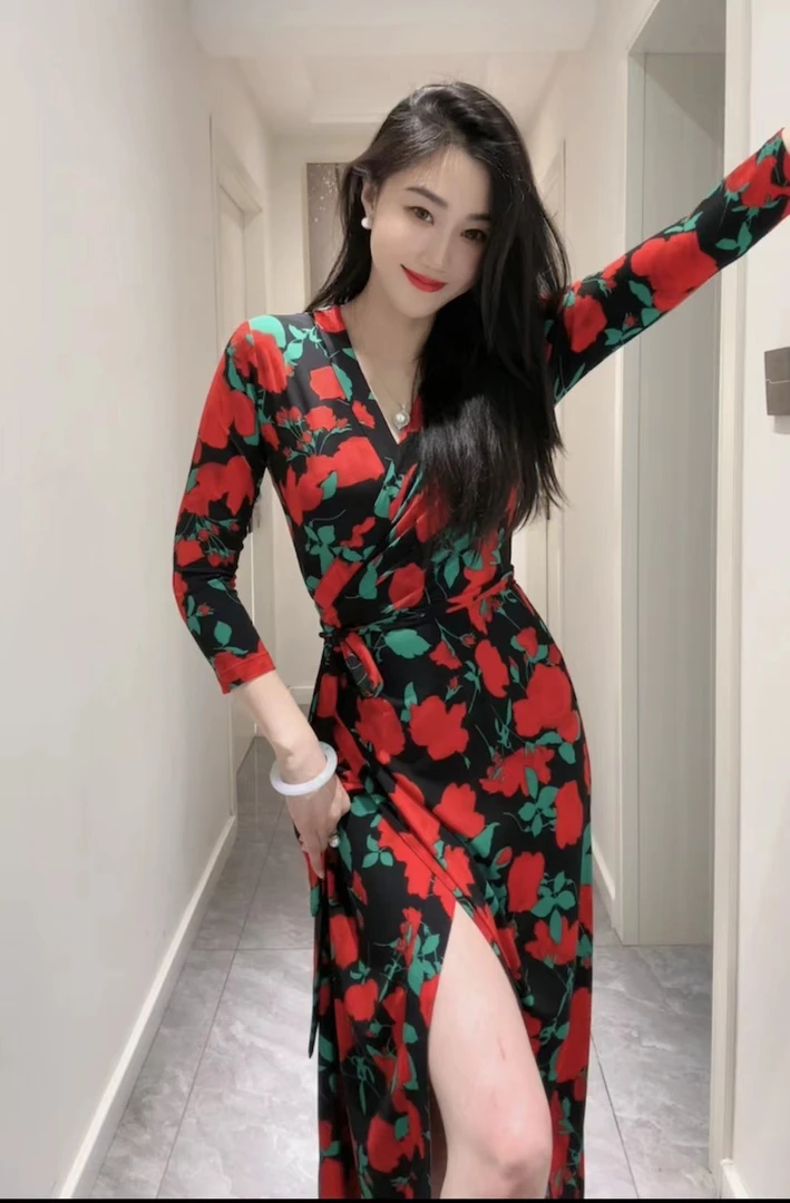 烈焰玫瑰 裹身裙一片式气质修身显瘦印花连衣裙茶歇裙   度假长裙