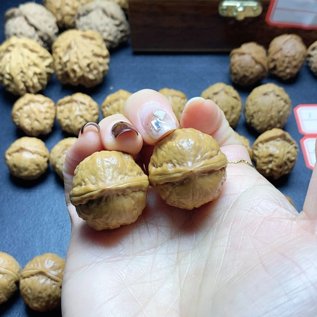 【闪购商品】文玩核桃把件卡***啦
