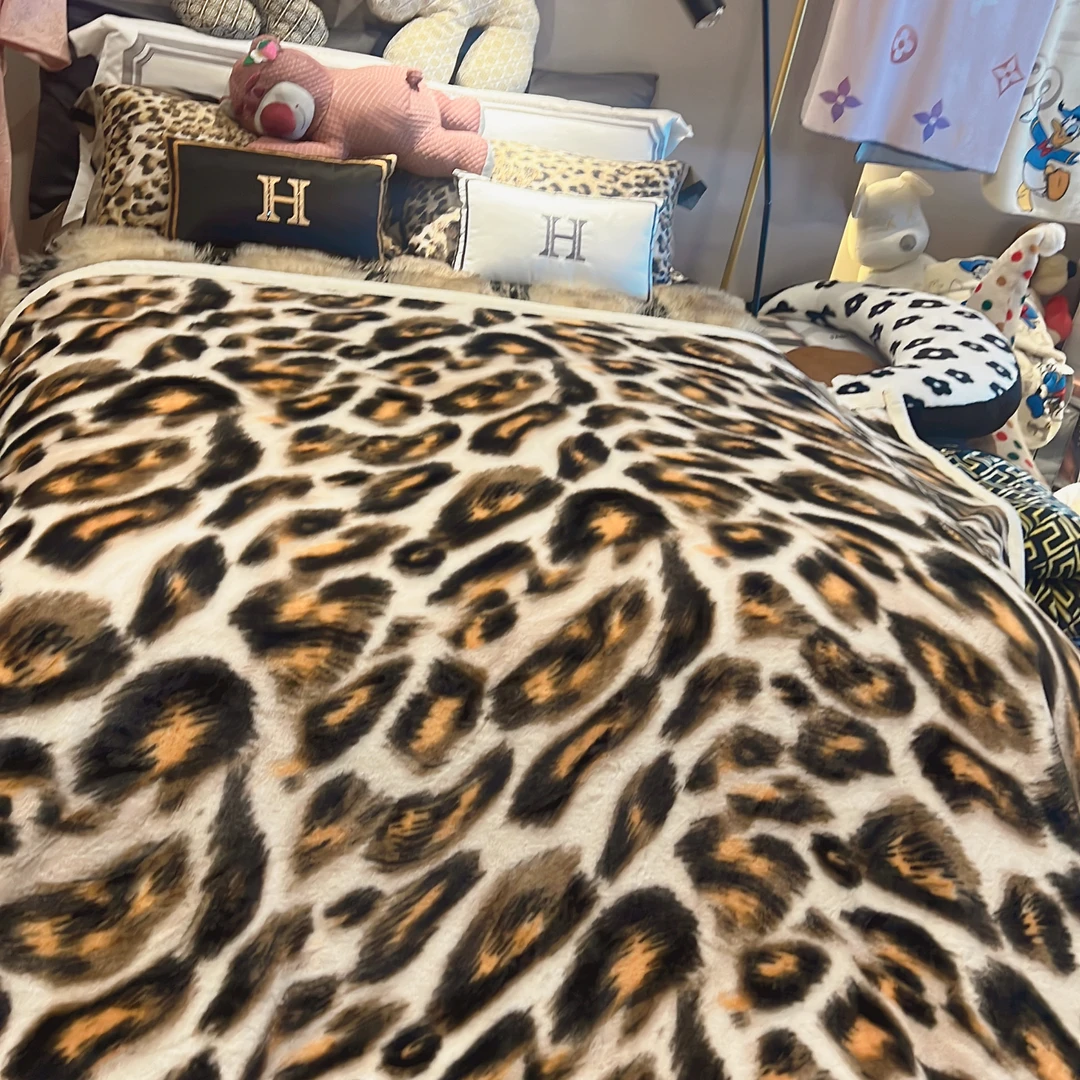 新款时尚轻奢豹纹毛毯盖毯午休毯