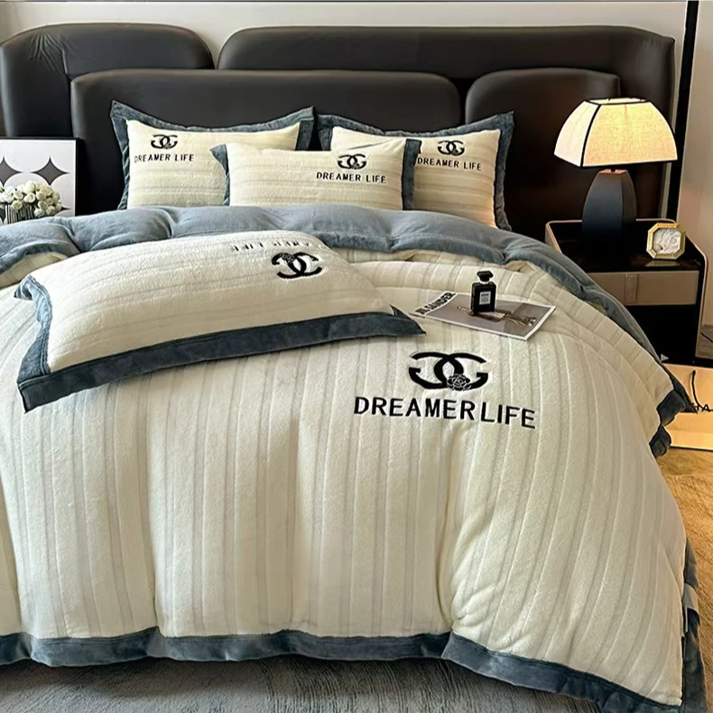 新款时尚轻奢牛奶绒四件套    （香奈）