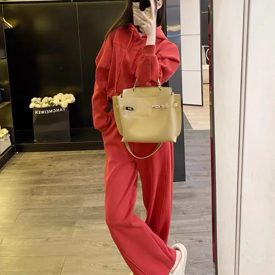 Q2903红色休闲运动套装女春秋季时尚减龄连帽卫衣直筒裤两件套