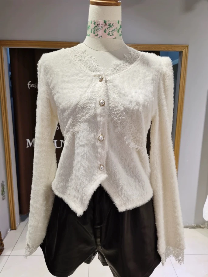 麦寻XSLLP019温柔睫毛蕾丝花边V领衬衫气质百搭温柔风秋冬打底