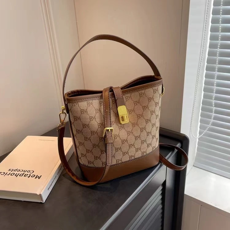 包包女大容量2024新款流行时尚百搭小众设计休闲单肩手提斜挎包