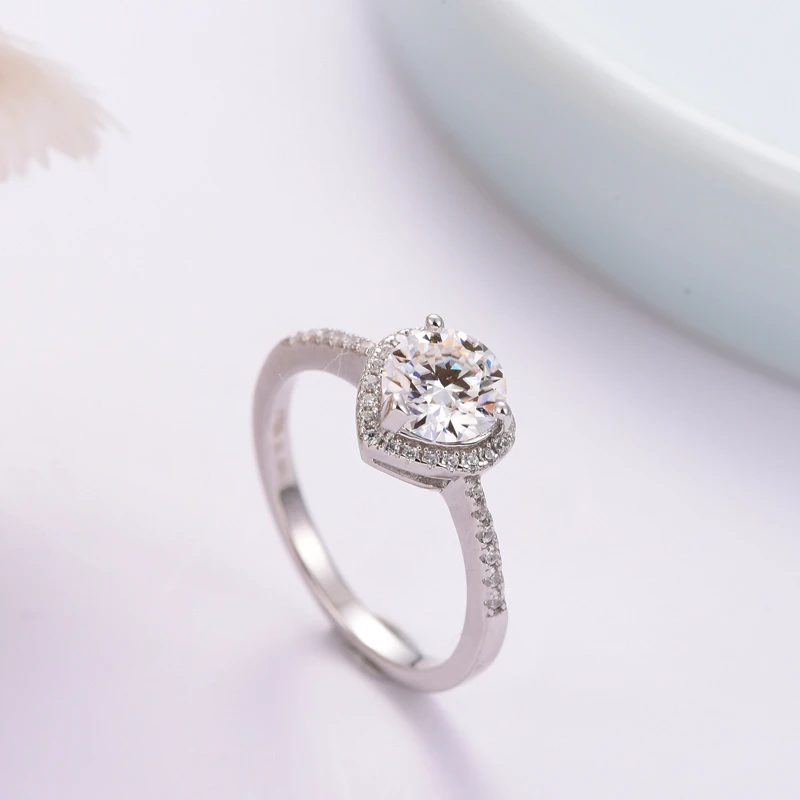 【VM】 微镶爱心 1.0ct  2.0ct 女戒指