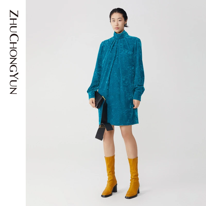 ZHUCHONGYUN时尚复古孔雀蓝提花立领丝绒长款高领连衣裙C1AY43996
