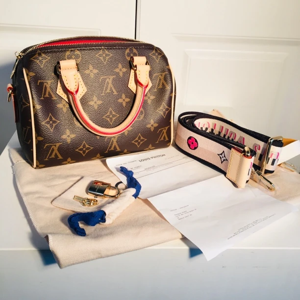 全新未使用 LouisVuitton/路易威登 speedy20黑肩带单肩包 全套