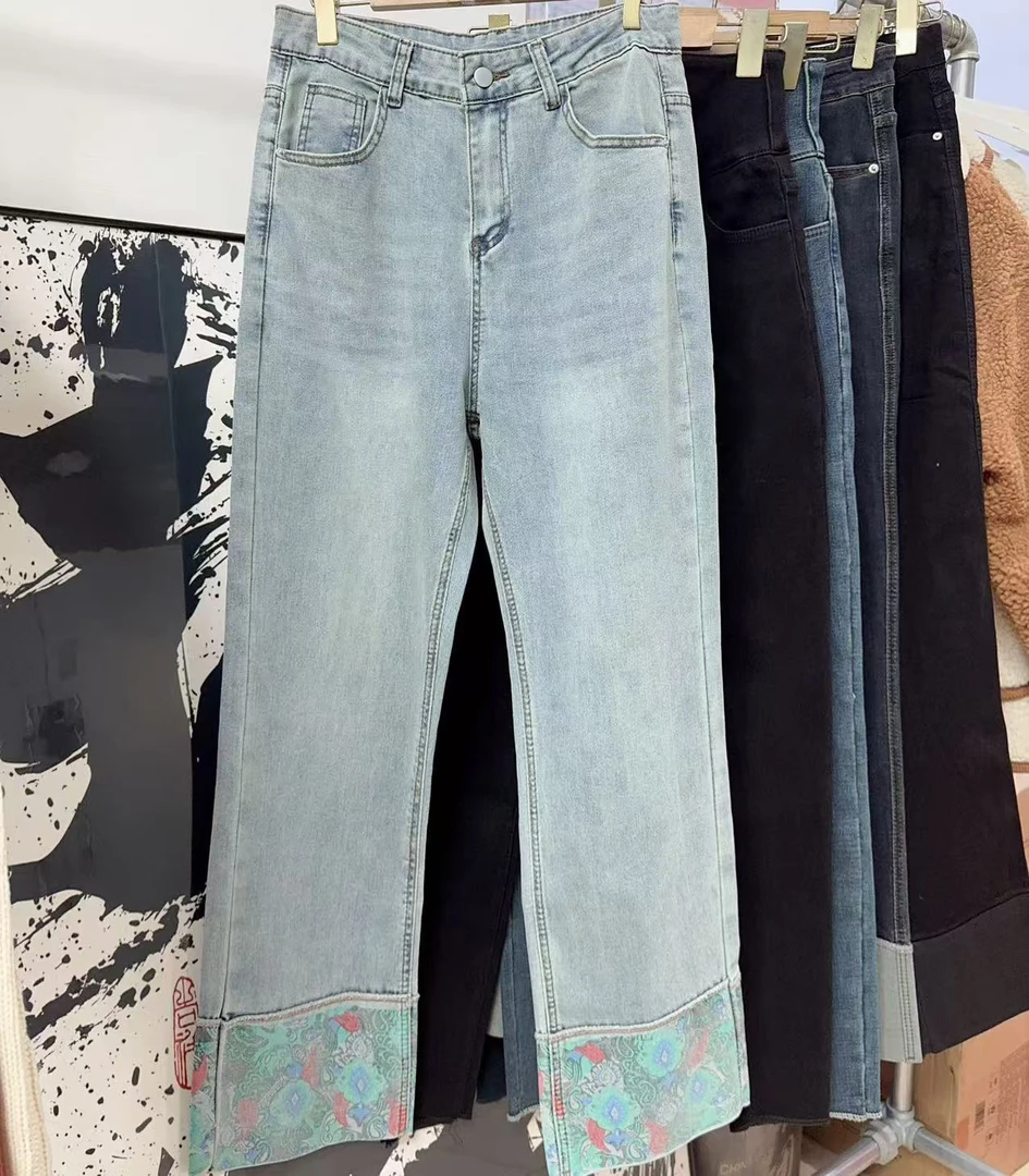 302 韩版时尚拼接高腰显瘦刺绣直筒牛仔裤（G15）