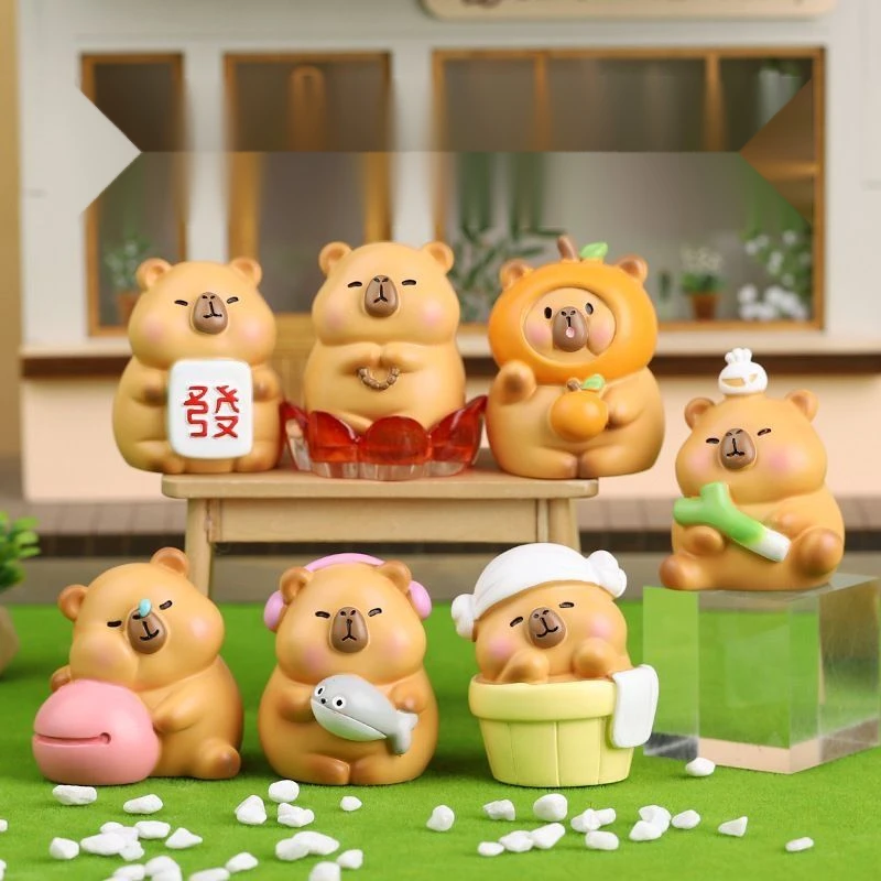 正版豚满快乐盲盒手办可爱卡皮巴拉网红摆件解压潮玩桌面生日礼物