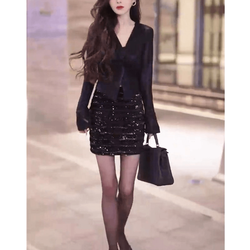 设计感气质洋气黑色衬衫上衣2024早春新款喇叭袖v领别致小衫女士