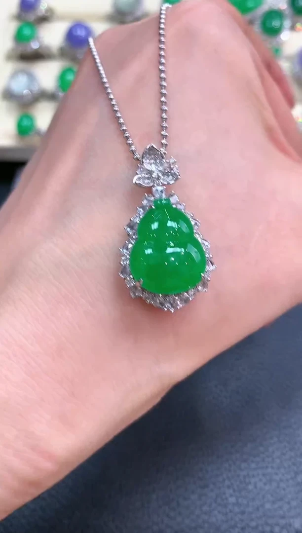 【闪购商品】翡翠吊坠(不含链)18K金镶嵌n137