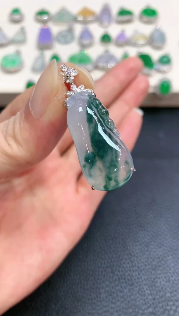 【闪购商品】翡翠吊坠(不含链)18K金镶嵌b38