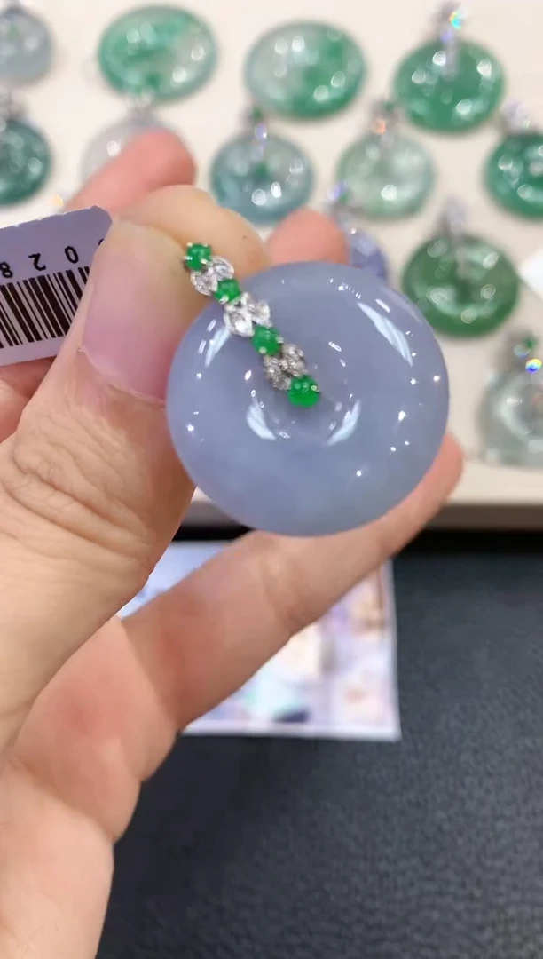 【闪购商品】翡翠吊坠(不含链)18K金镶嵌B81有色差