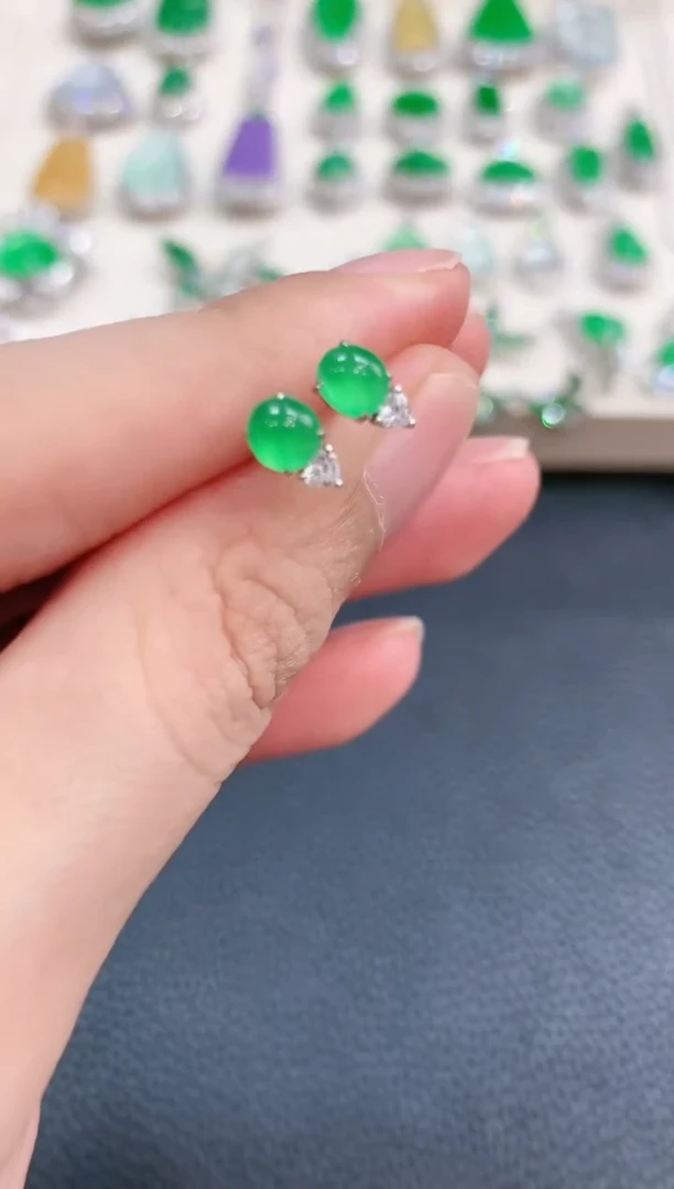 【闪购商品】翡翠耳饰18K金镶嵌x16