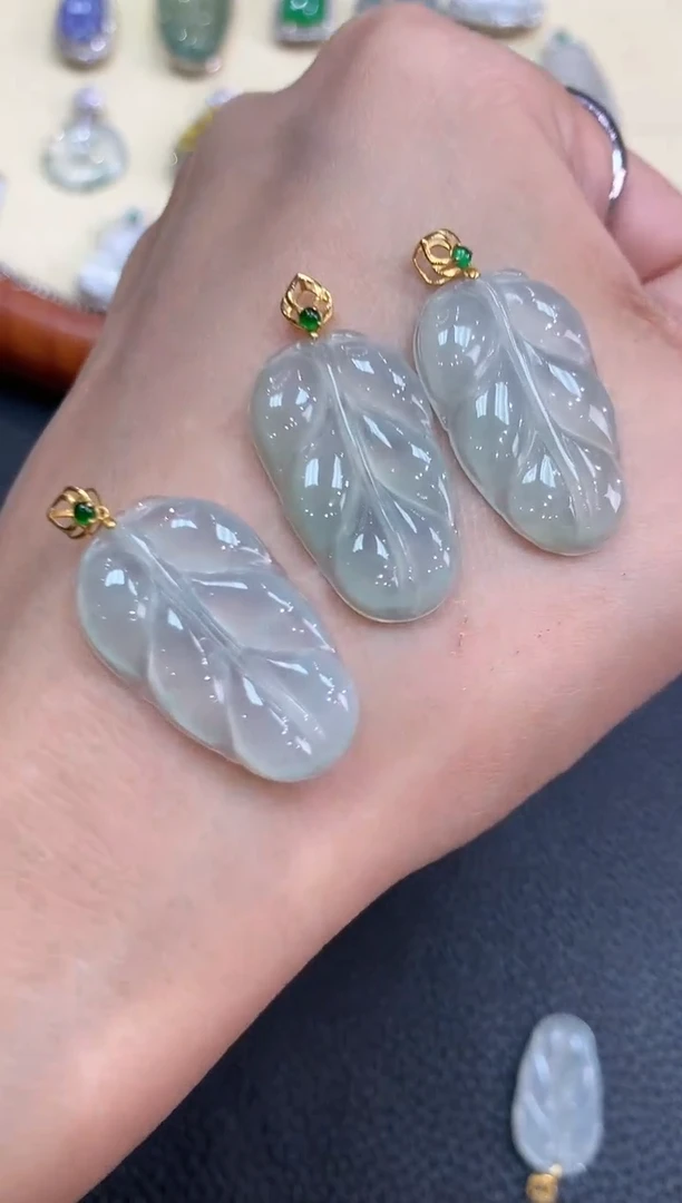 【闪购商品】翡翠吊坠18K金镶嵌q1多样性一件发货