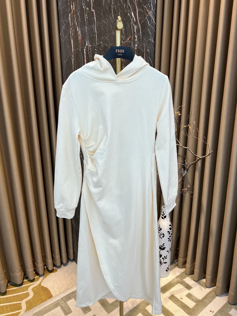 芙娜妮法式圆领秋季新款时尚气质女设计感服装连衣裙A096