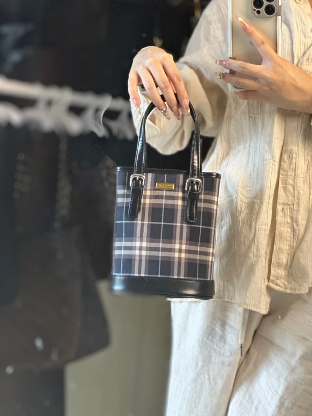 95新 BURBERRY/博柏利 巴宝莉小手提/jm33