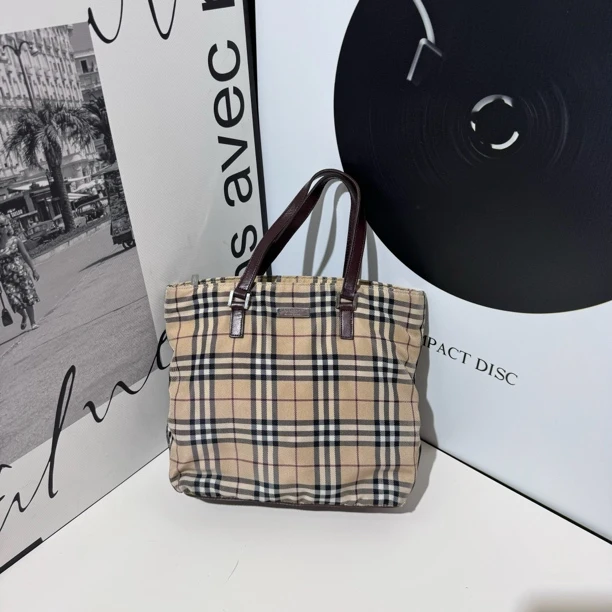 95新 BURBERRY/博柏利 QH315/单肩包