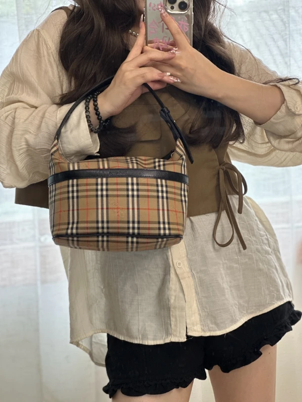95新 BURBERRY/博柏利 单肩包/sk287