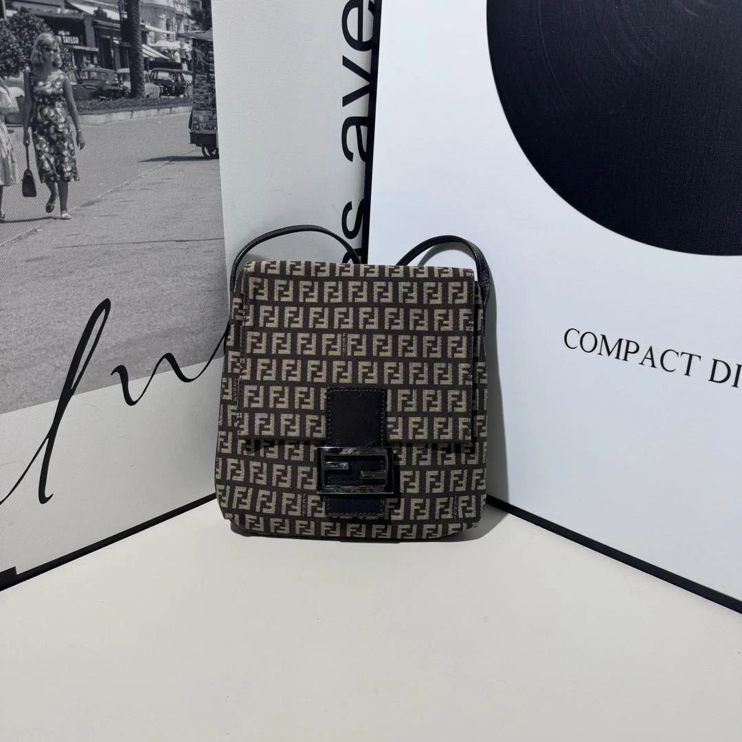 95新 FENDI/芬迪 QH204/斜挎包
