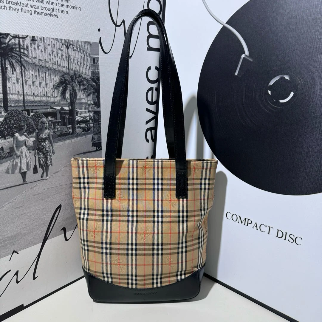 95新 BURBERRY/博柏利 QH214/单肩包